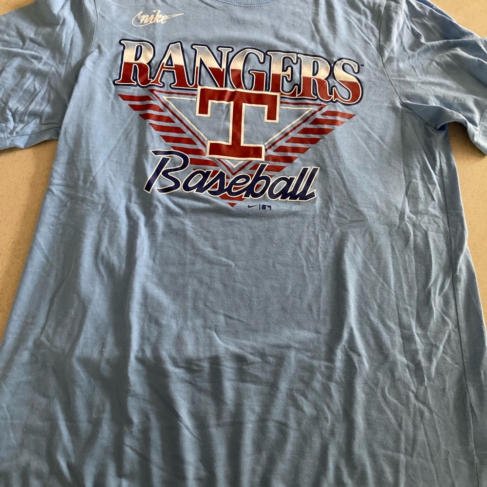 Texas Rangers Tshirt - Picture 2 of 8